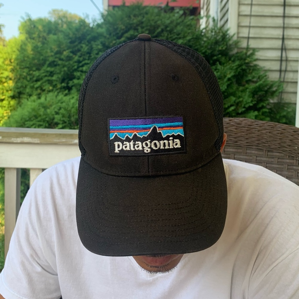PATAGONIA P-6 LOGO TRUCKER HAT - Picture 1 of 12